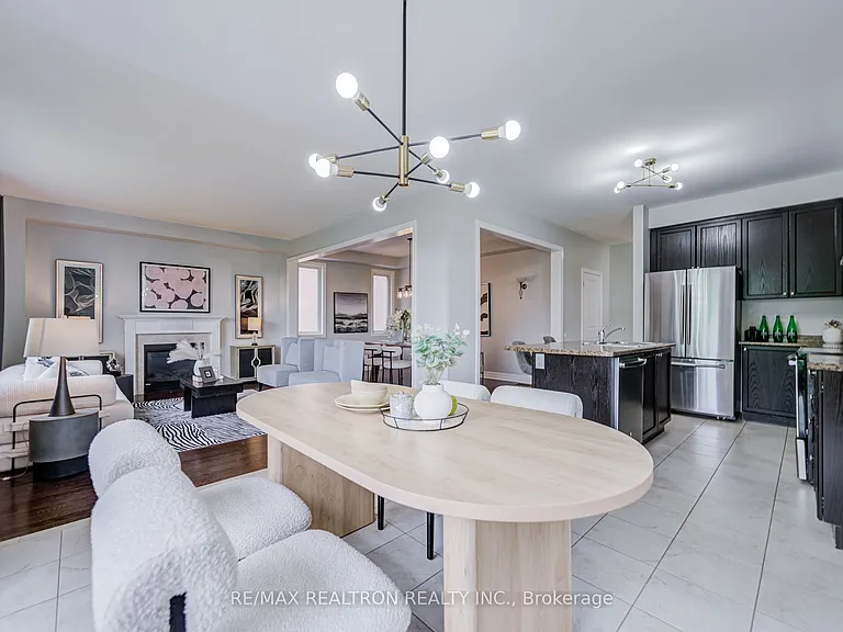 48 Robert Wilson Cres — Photo 15
