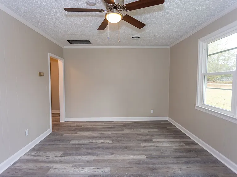 6 Country Squire Ct — Photo 6