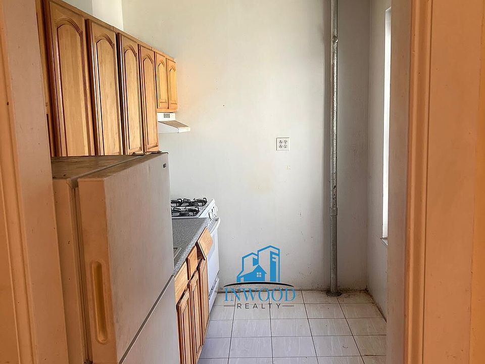 2nd image of 1541 Williamsbridge Rd APT 6J