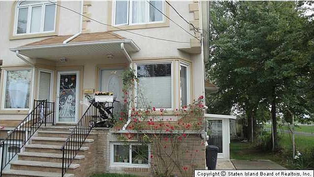 1st image of 982 Nugent Ave