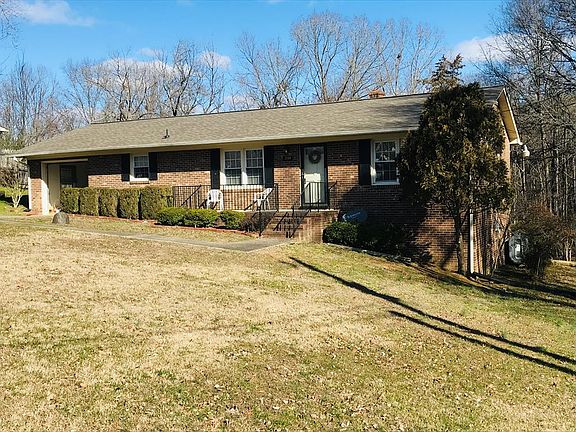 2nd image of 1084 E Oak Hill Dr