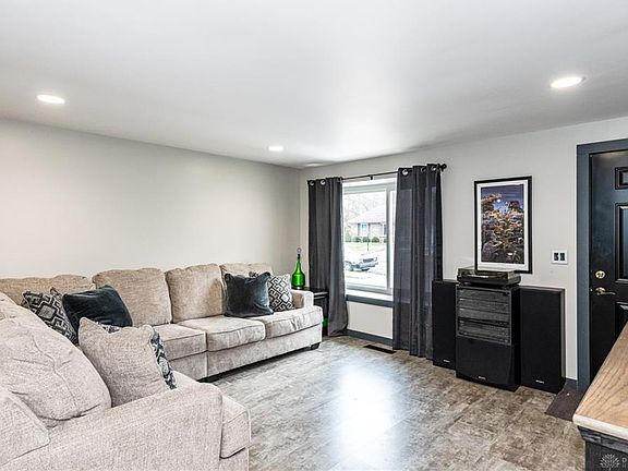 5th image of 7741 Timbercrest Dr