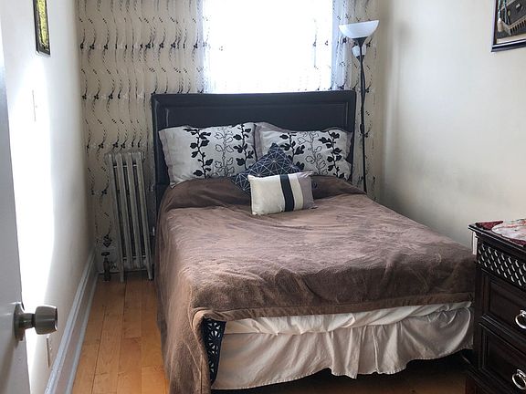 4th image of 2424 43rd St APT 3