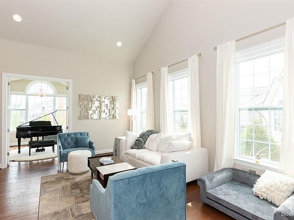 5th image of 2667 Oxford Cir