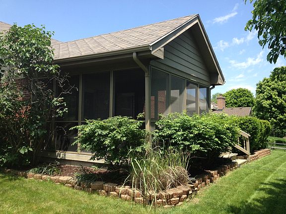 3rd image of 656 Fern Ave