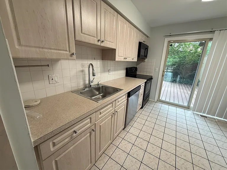 7422 Azalea Ct — Photo 7