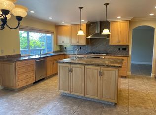 483 Oak Brook Ct, Santa Rosa, CA 95409