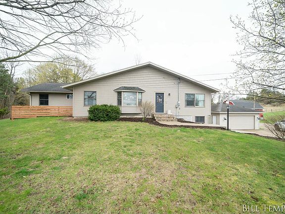 4th image of 8054 Myers Lake Ave NE