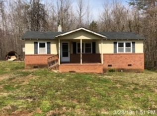 48 Rolling Hills Rd, Burlington, NC 27217