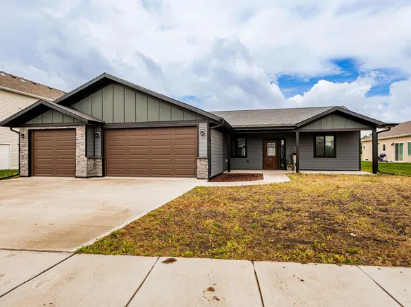 4712 Hampton Loop S, Moorhead, MN 56560