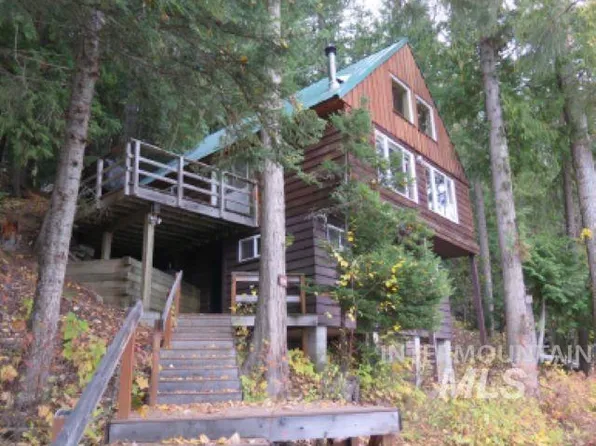 18 N Two Creeks Rd, Coolin, ID 83821