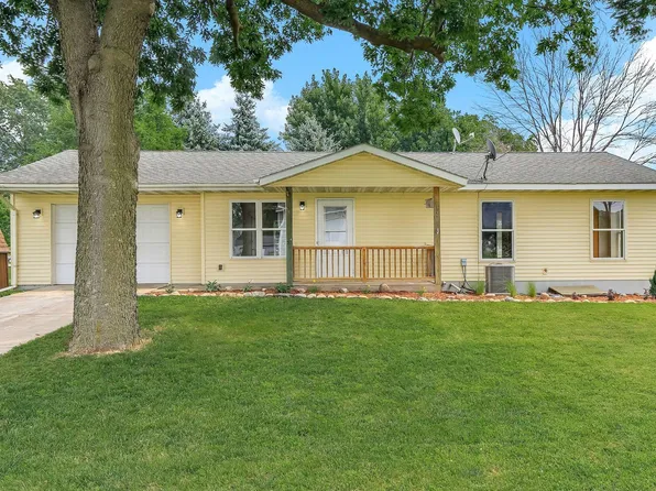 320 20th St NW, Faribault, MN 55021