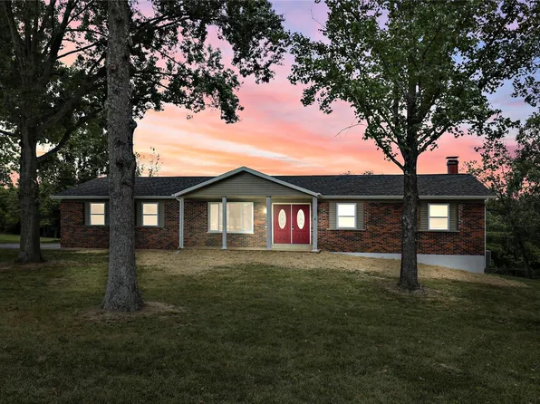 1138 Vicksburg Dr, Festus, MO 63028