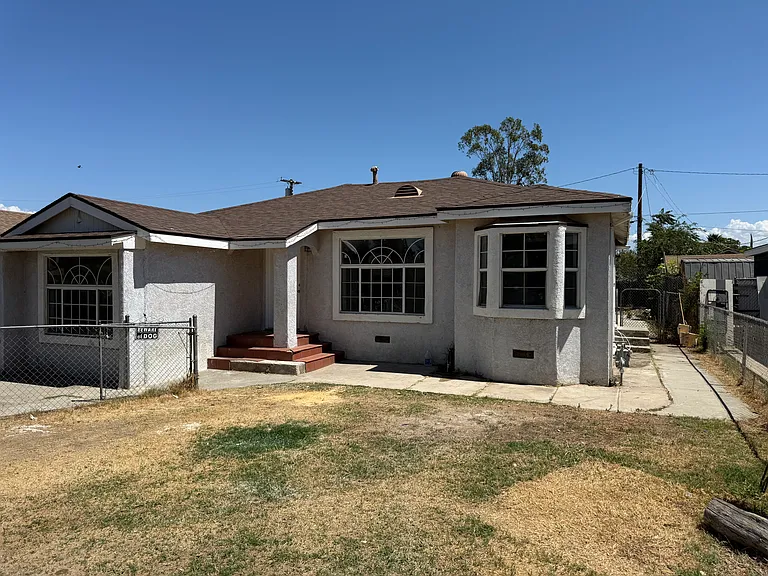 2763 Pleasant St — Photo 3