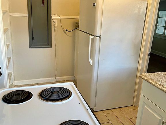 2nd image of 214 Hibiscus Ct APT B