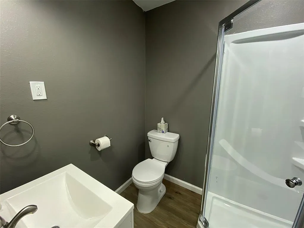 2 bed, 2.0 bath, 668 sqft, $1,000 — Photo 2