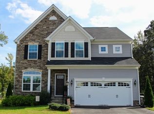 8731 Branchs Woods Ln, North Chesterfield, VA 23237