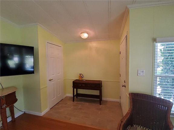 4th image of 114 Sugar Maple Ave