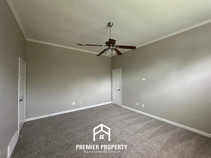 896 Cully Rd — Photo 10