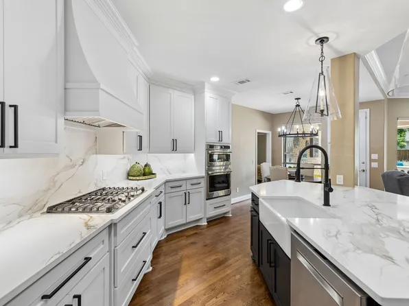 1004 Duttons Meadow Ln, McKinney, TX 75071