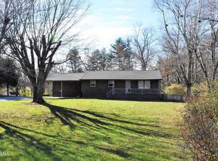 83 Phyllis St, Crossville, TN 38555