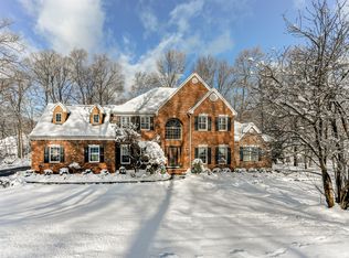 8 Nathan Dr, Randolph, NJ 07869