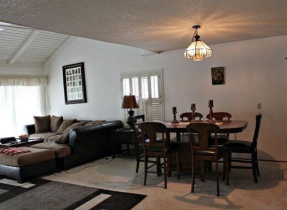 3rd image of 6079 Montgomery Ct