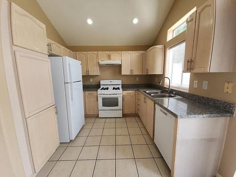 7978 Embarcadero Ave — Photo 14