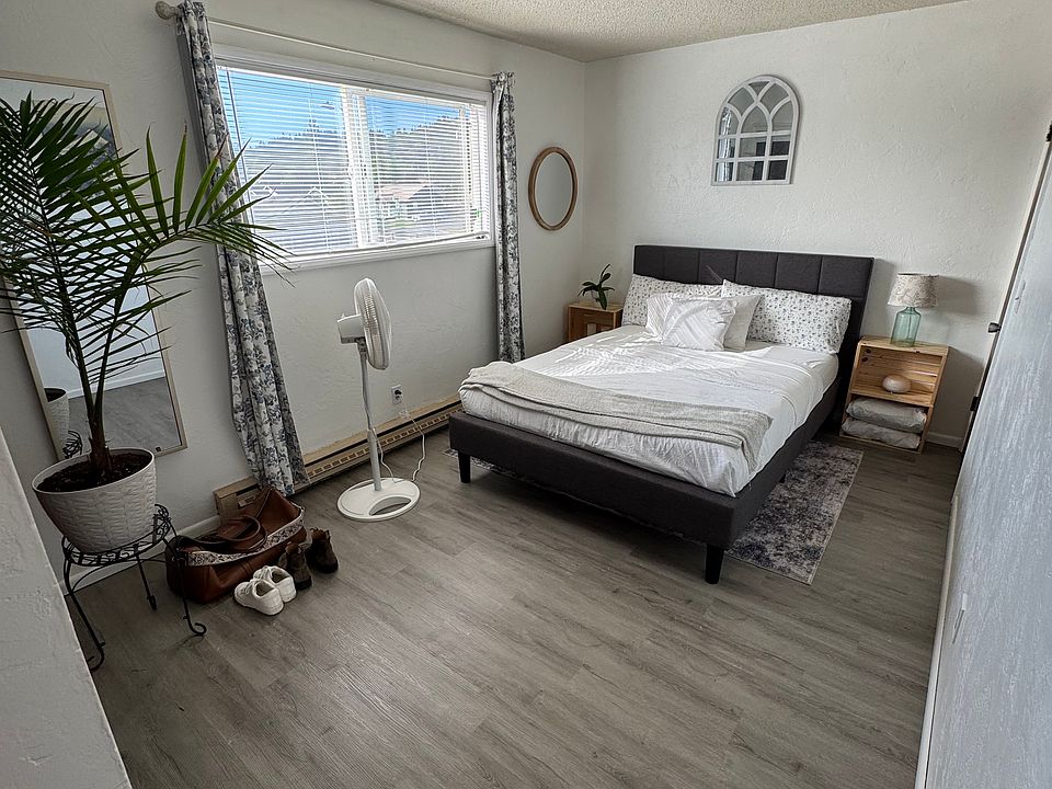 Bright, spacious bedroom