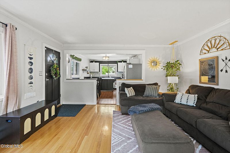2nd image of 53 Pleasant Court