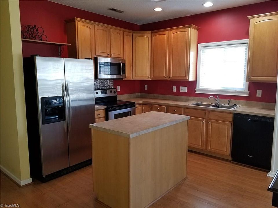 2nd image of 1705 Olivers Crossing Cir