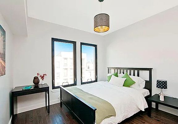 3rd image of 186 Greenpoint Ave APT 2A