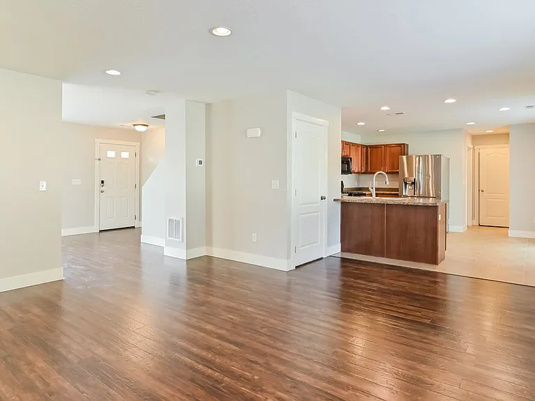 606 S Willow Park Dr — Photo 6