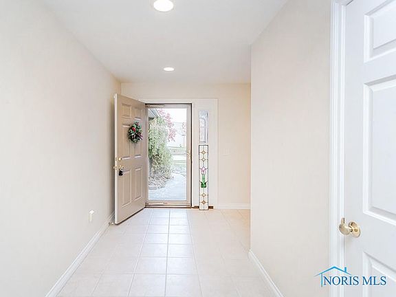 3rd image of 10189 S Shannon Hills Dr