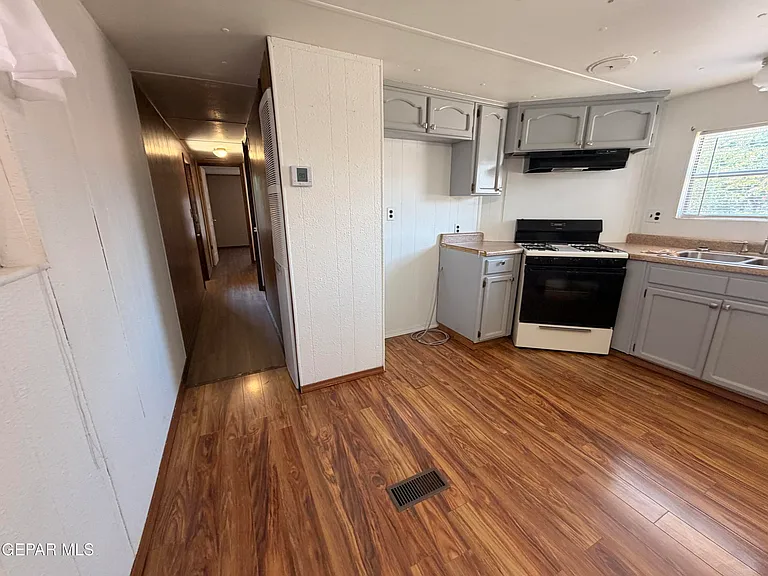 12760 Crisantemo Dr — Photo 22