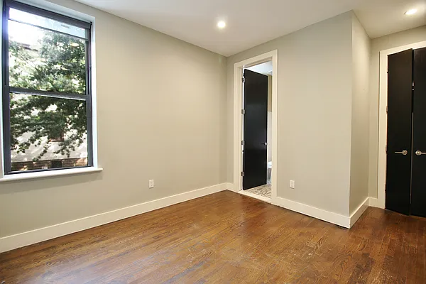 Rented by Julianna Realty Corp | media 9