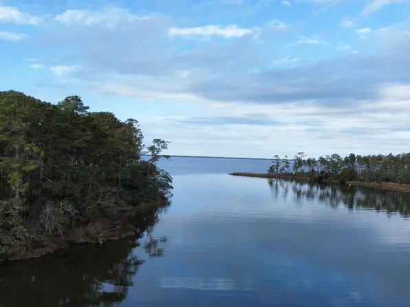 184 Garbacon Drive, Beaufort, NC 28516