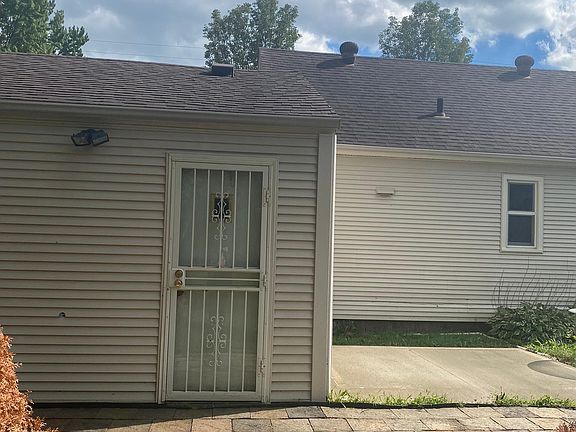 2nd image of 24850 Crisler St