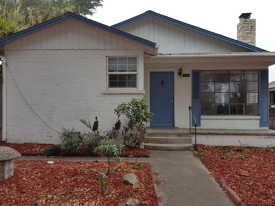 1st image of 214 17 Mile Dr