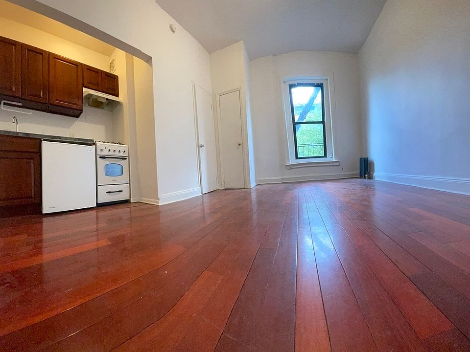 1st image of 345 Franklin Ave #5A