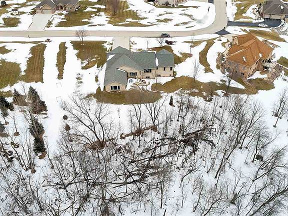 3rd image of 2878 Woodhaven Cir