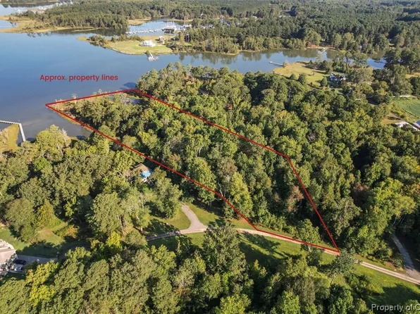 5 Pintail Cove Ln N, North, VA 23128