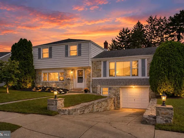 817 Rennard Cir, Philadelphia, PA 19116