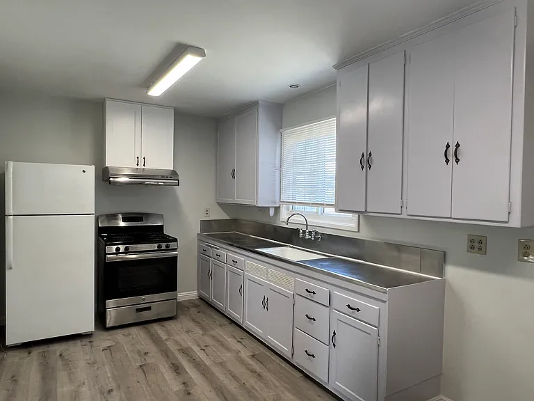 1115 S El Molino St — Photo 10
