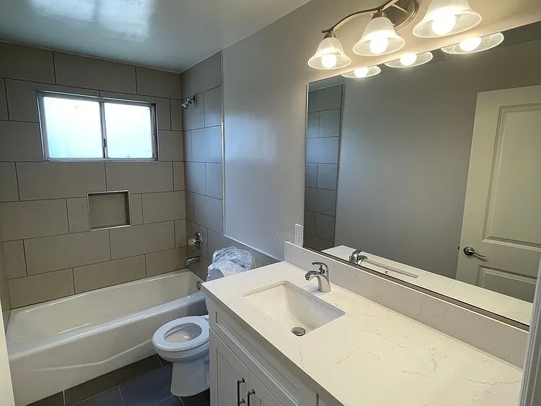 1605 W Shorb St — Photo 10