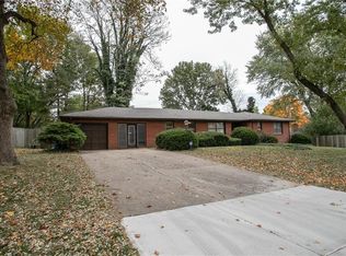 2509 Queen Ridge Dr, Independence, MO 64055