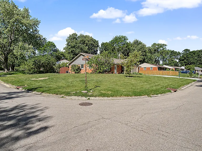 2205 Tampico Trl — Photo 32