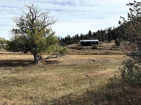 2nd image of 604 Douglas Rd