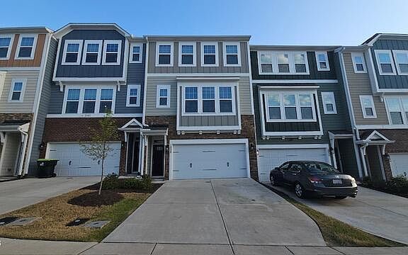 3rd image of 1038 Manorhaven Dr