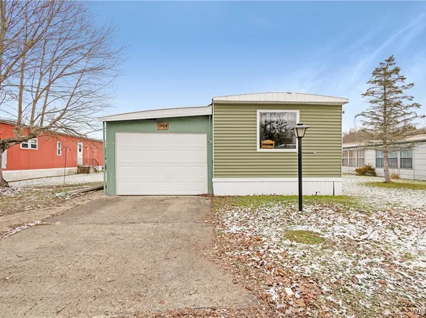 1064 Wish Cir, East Aurora, NY 14052